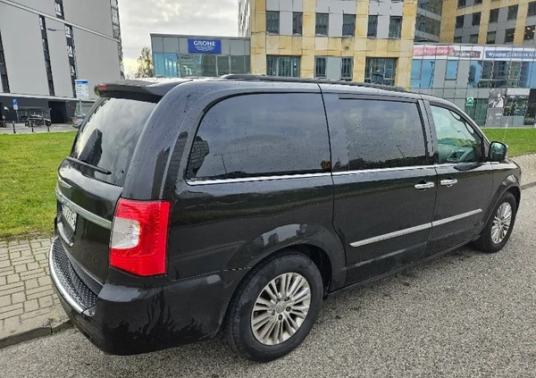 Chrysler Town &amp; Country cena 45000 przebieg: 345000, rok produkcji 2015 z Warszawa małe 106